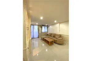 spacious-2-bedrooms-at-supalai-place-39-920071001-10284
