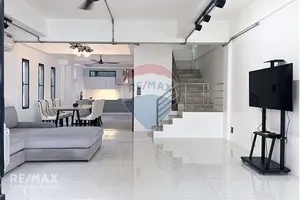for-rent-new-renovated-townhouse-4-bedrooms-fully-furnished-in-sukhumvit-27-bts-asoke-920071001-11563