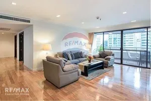 for-rent-spacious-new-renoavted-4-bedrooms-with-balcony-in-sukhumvit-16-close-to-park-920071001-11990