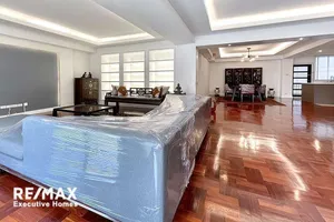 luxury-living-awaits-at-newly-renovated-3-bedroom-bts-prompong-condo-920071044-376