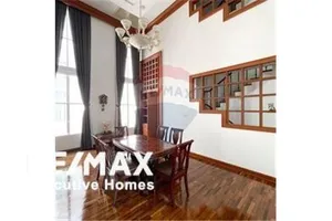 classic-4-stories-townhouse-near-bts-thonglor-920071067-28