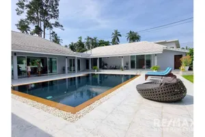 luxurious-u-shaped-pool-villa-in-thong-krut-koh-samui-920121030-187