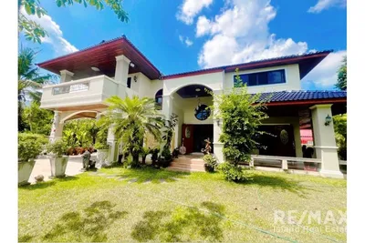 luxurious-single-house-beautiful-and-shady-garden-in-the-middle-of-nakhon-si-thammarat-920121030-194