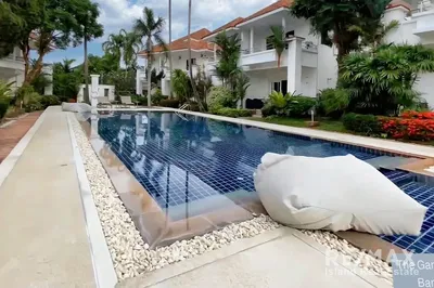 charming-2-bedroom-townhouse-steps-from-bangrak-beach-ideal-two-level-house-dj061-117